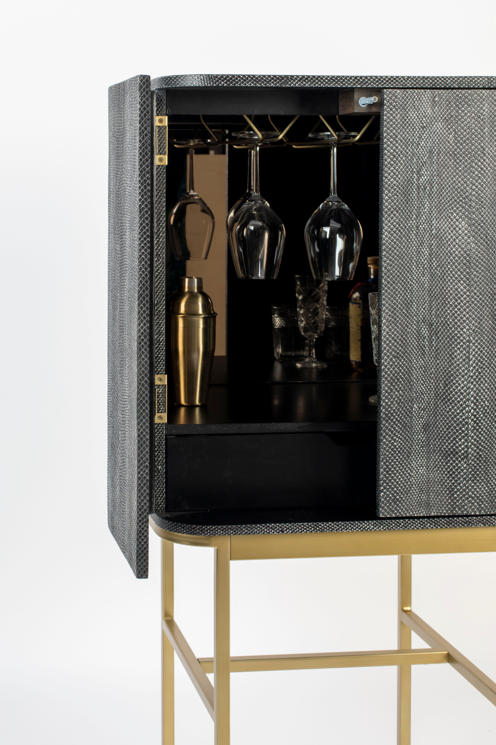 2-Door Mirrored Wine Cabinet | Bold Monkey Ava Morgana