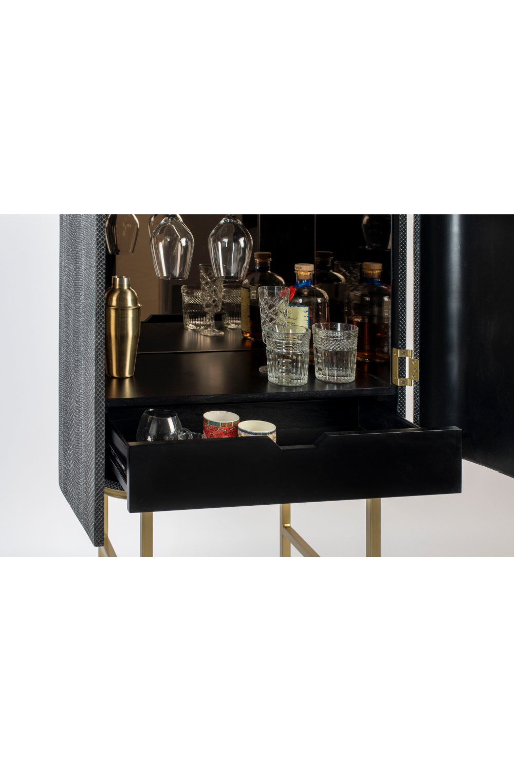 2-Door Mirrored Wine Cabinet | Bold Monkey Ava Morgana