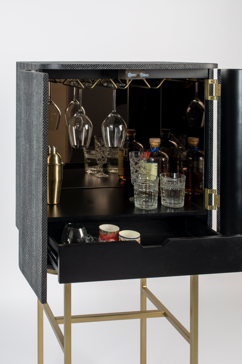 2-Door Mirrored Wine Cabinet | Bold Monkey Ava Morgana