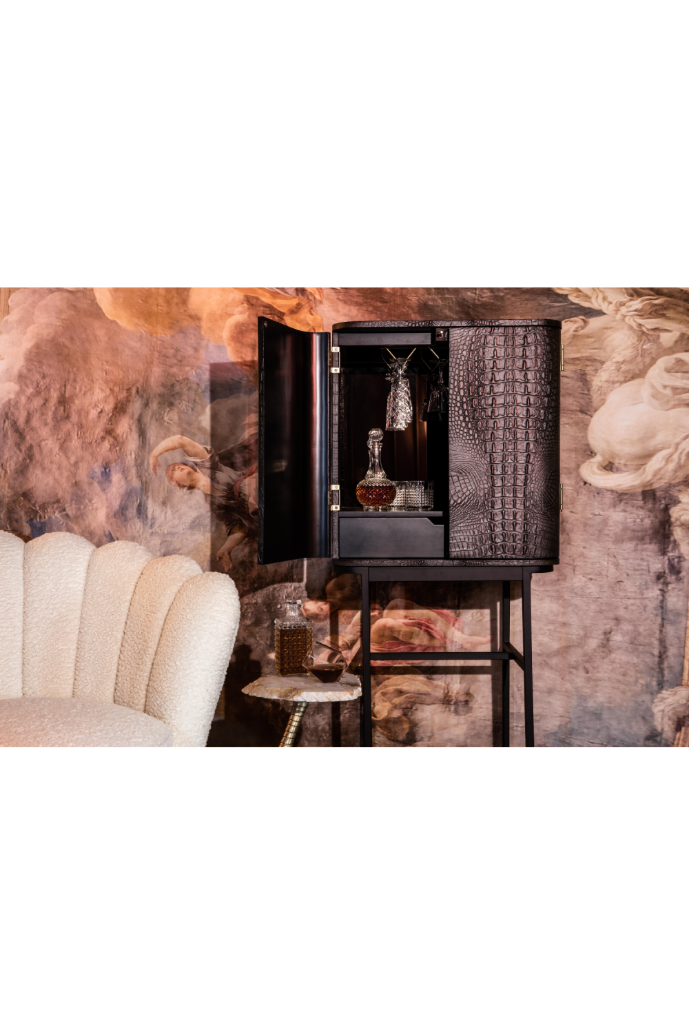 2-Door Mirrored Wine Cabinet | Bold Monkey Ava Morgana