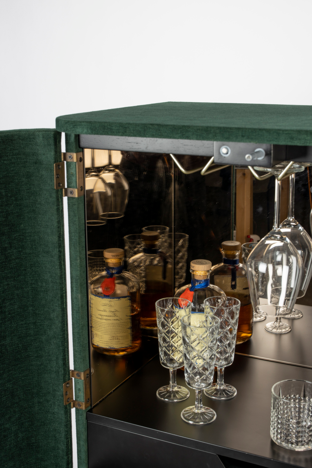 2-Door Mirrored Wine Cabinet | Bold Monkey Ava Morgana