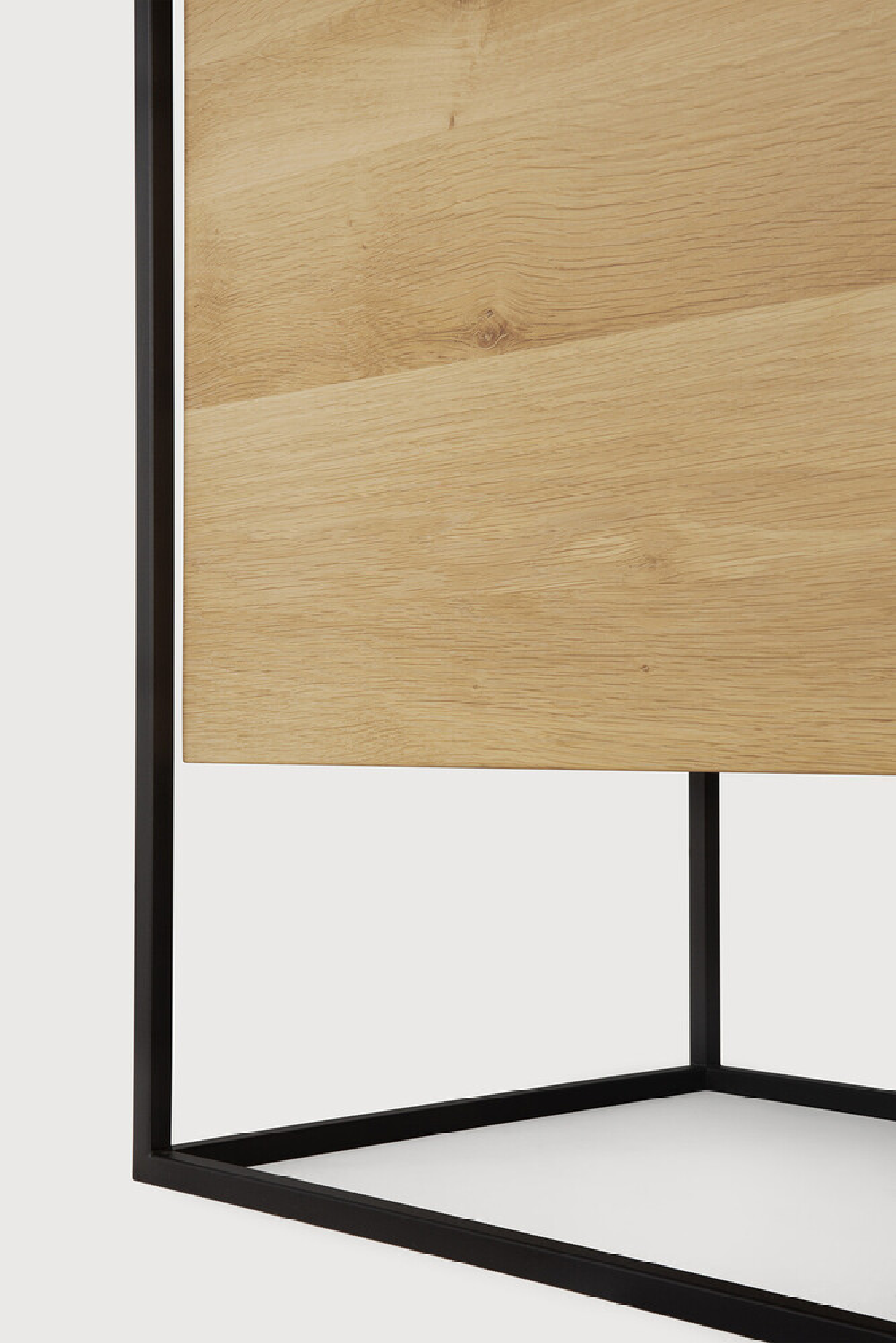 2-Door Wooden Oak Sideboard | Ethnicraft Monolit