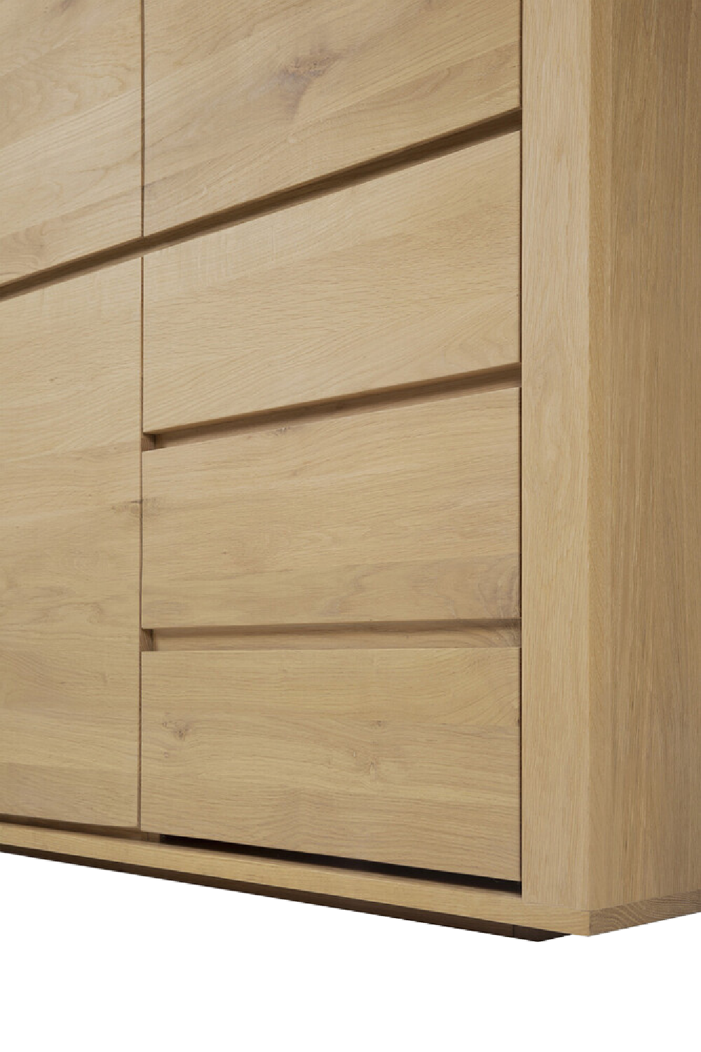 3-Door Oak Wood Wardrobe Cabinet | Ethnicraft Shadow